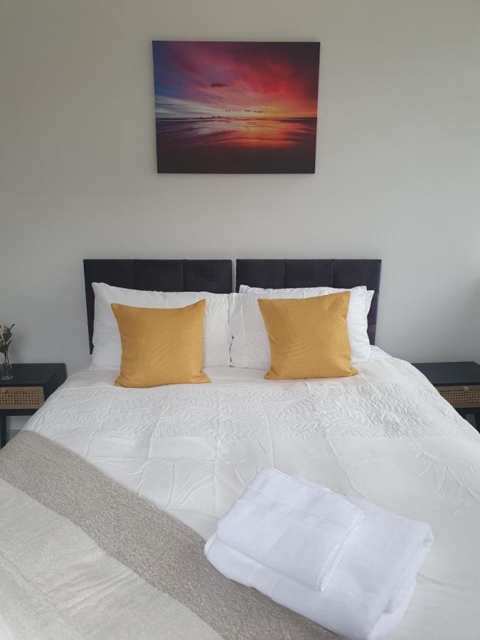 1 & 2 Bed Apartments - Desborough, Kettering, Wifi, Parking, Family Exterior photo