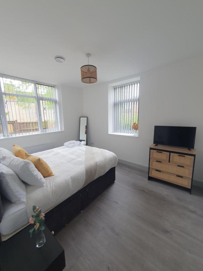 1 & 2 Bed Apartments - Desborough, Kettering, Wifi, Parking, Family Exterior photo